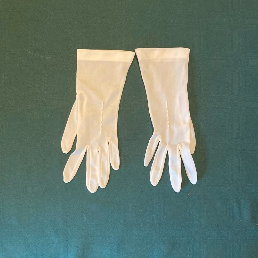 Elegant French Vintage Shear White Gloves